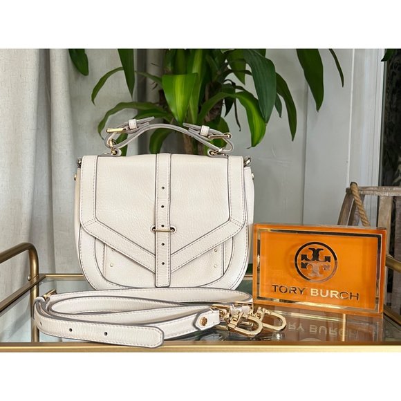 ♦️♦️  TORY BURCH AUTHENTIC VINTAGE WHITE CROSSBODY HANDBAG ♦️♦️ - Picture 1 of 15